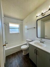 200 Dahlberg Blvd in Taylor, TX - Building Photo - Building Photo