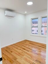 9735 77th St, Unit 2 in Ozone Park, NY - Foto de edificio - Building Photo