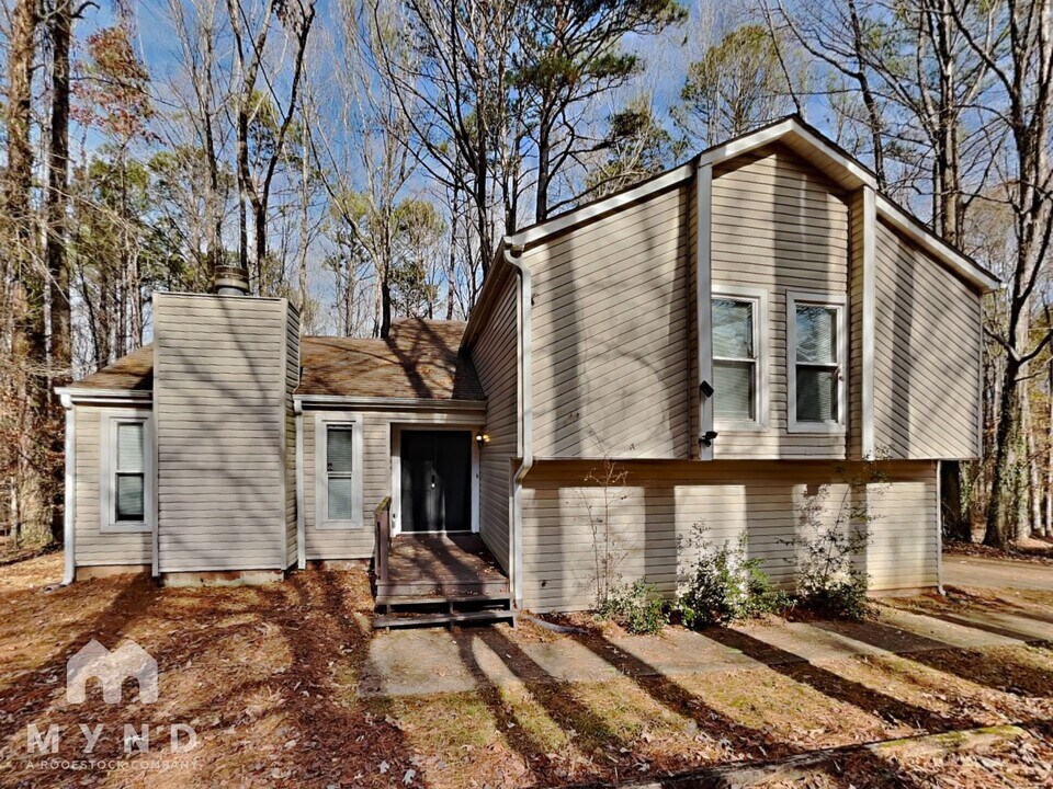 195 N Fayette Dr in Fayetteville, GA - Foto de edificio