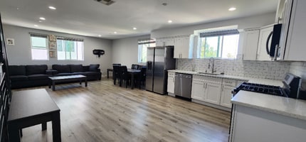 4651 W 18th St in Los Angeles, CA - Foto de edificio - Building Photo