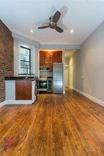 250 Mott St, Unit 3 in New York, NY - Building Photo - Building Photo