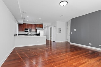 7367 N Ashland Blvd in Chicago, IL - Building Photo - Building Photo