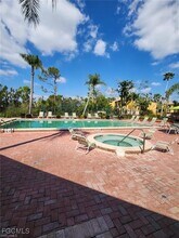 2929 Winkler Ave in Ft. Myers, FL - Foto de edificio - Building Photo