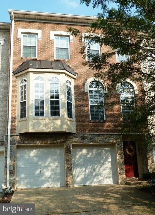12021 Treeline Way in Rockville, MD - Building Photo
