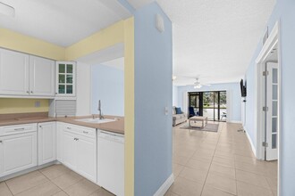 1001 Sabal Ridge Cir, Unit D in Palm Beach Gardens, FL - Building Photo - Building Photo