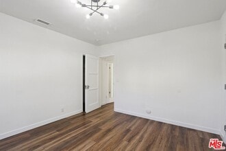 1603 S Ogden Dr in Los Angeles, CA - Building Photo - Building Photo