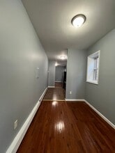 82 Fulton Ave, Unit 2R in Jersey City, NJ - Foto de edificio - Building Photo