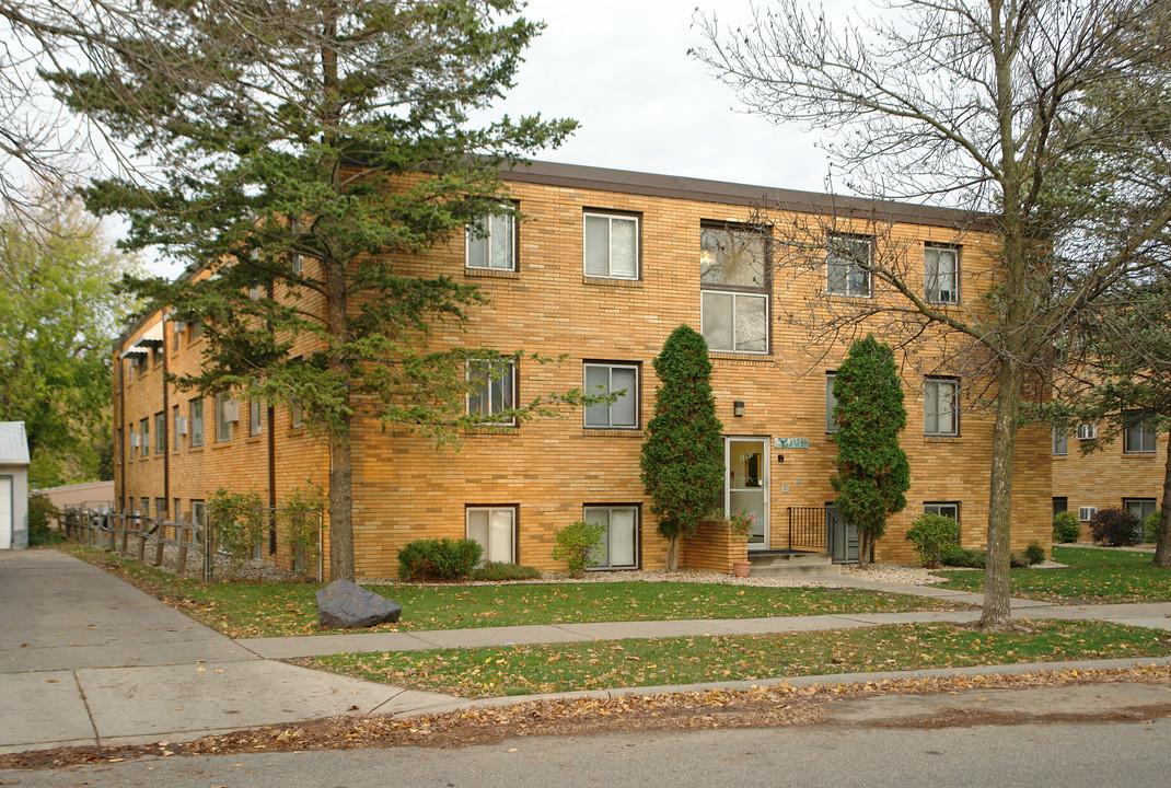 1391 Hazelwood St in St. Paul, MN - Building Photo