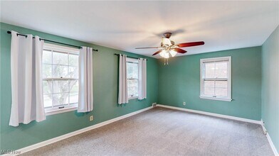 23613 E Baintree Rd in Beachwood, OH - Foto de edificio - Building Photo