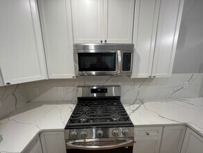 15 Harold St, Unit 1 in Somerville, MA - Building Photo - Building Photo