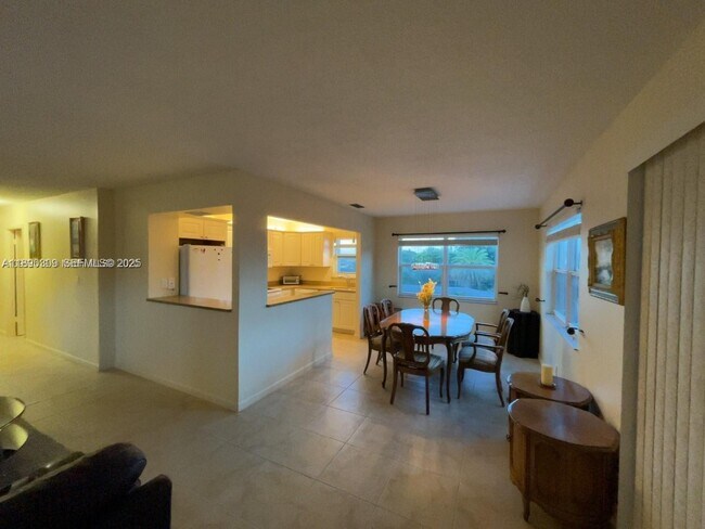 1701 Buchanan St in Hollywood, FL - Building Photo - Building Photo