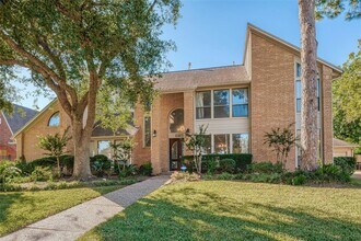 15714 Sylvan Lake Dr in Houston, TX - Building Photo - Building Photo