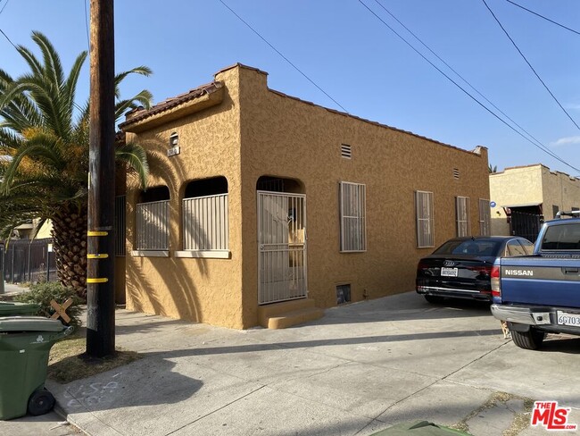 property at 711 W 54th St