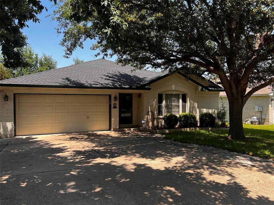 7040 Rambollet Terrace in Round Rock, TX - Building Photo