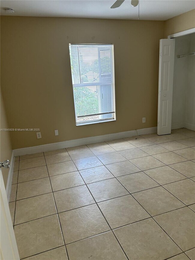 2702 Robin Ave S in Lehigh Acres, FL - Building Photo - Building Photo