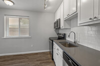 2507 Bellevue Ave, Unit 1 Bedroom photo'