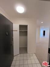 415 Montana Ave in Santa Monica, CA - Building Photo - Building Photo