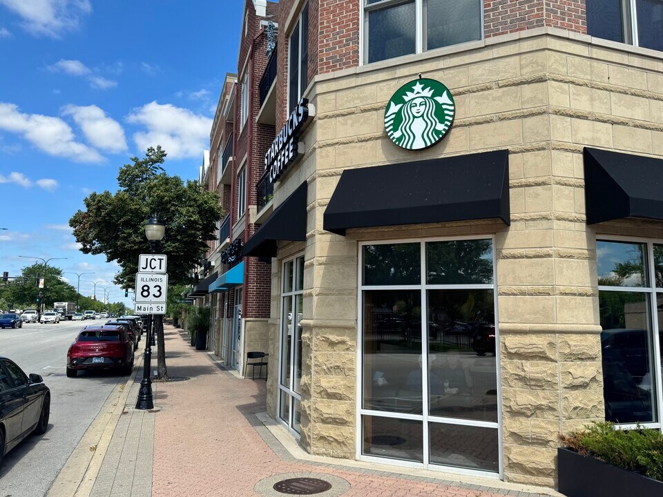 40 E Northwest Hwy in Mount Prospect, IL - Building Photo