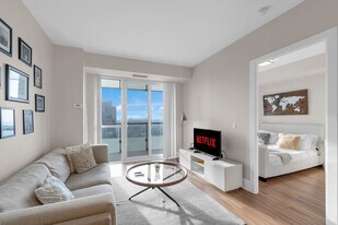 300 Front St W, Unit SI ID1403755P in Toronto, ON - Building Photo