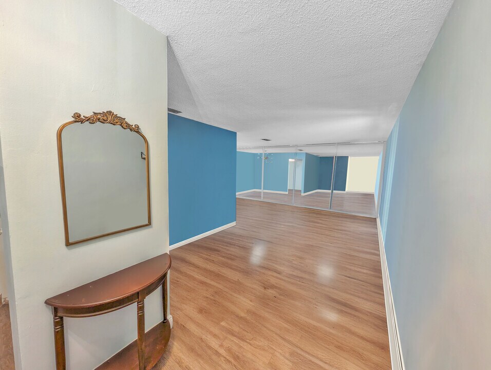 8361 NW 24th Pl in Sunrise, FL - Building Photo