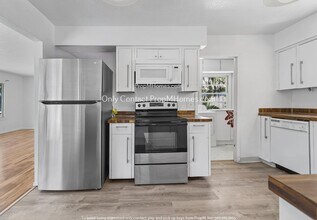 5610 SE Steele St in Portland, OR - Building Photo - Building Photo