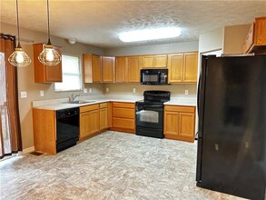 308 Blake Ct in Coraopolis, PA - Building Photo - Building Photo