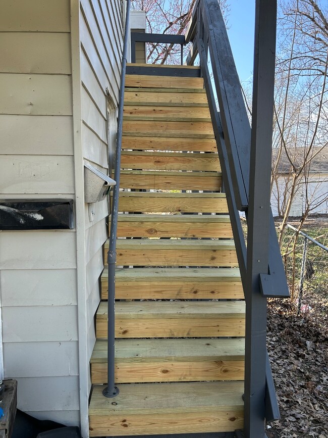 1213 Lodge Ave in Evansville, IN - Building Photo - Building Photo