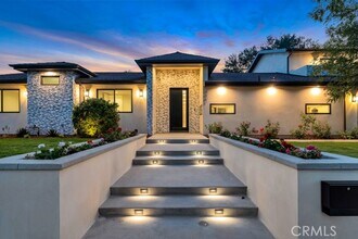 4801 Abbeyville Ave in Los Angeles, CA - Building Photo - Building Photo