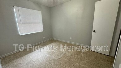 7459 Grant Ave in Jacksonville, FL - Foto de edificio - Building Photo