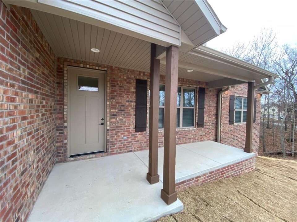 22 Eriboll Ln in Bella Vista, AR - Building Photo