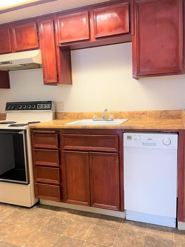 property at 3701 Colonial Dr