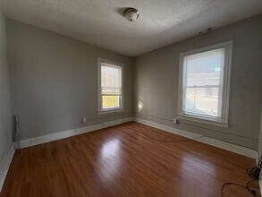 153 Humphrey St, Unit 2 in New Haven, CT - Foto de edificio - Building Photo