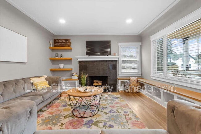 property at 950 N 5th St