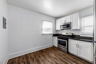 Lofts at Larchmont in Los Angeles, CA - Building Photo - Interior Photo