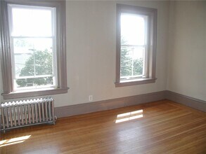 100 Bowen St in Providence, RI - Building Photo - Building Photo