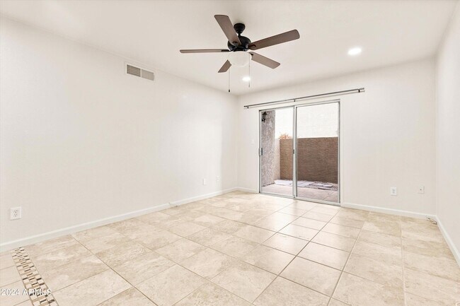 5877 N Granite Reef Rd, Unit 1117 in Scottsdale, AZ - Building Photo - Building Photo