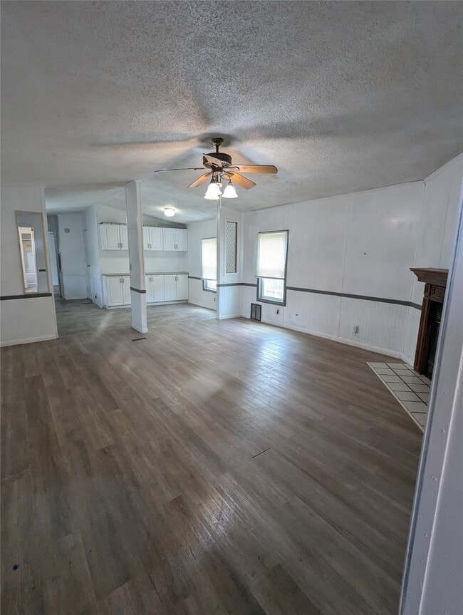 10014 Cedar Landing Dr in Baytown, TX - Building Photo - Building Photo