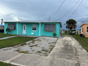 8630 Aero Ave in North Port, FL - Building Photo - Building Photo