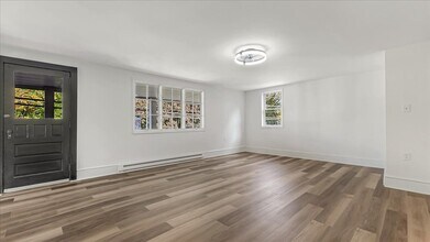 960 Main St in Newfoundland, PA - Building Photo - Building Photo