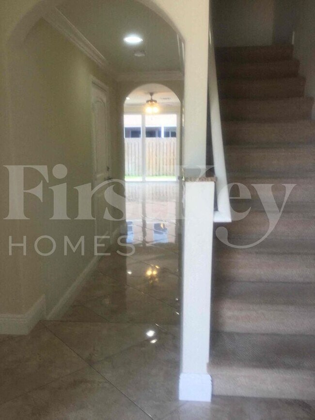3406 Elizabeth Pl N in Palm Springs, FL - Building Photo - Building Photo