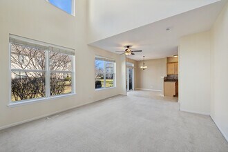 2326 Sunshine Ln in Aurora, IL - Building Photo - Building Photo