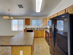 16200 W Mauna Loa Ln in Surprise, AZ - Foto de edificio - Building Photo