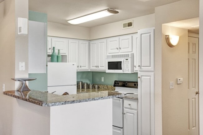 Legends at River Oaks in Sandy, UT - Foto de edificio - Building Photo