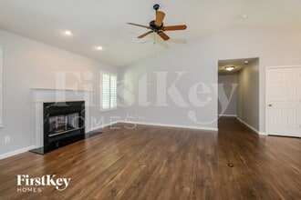 616 Autumnwood Forest Dr, Unit 512 in Lake St. Louis, MO - Foto de edificio - Building Photo