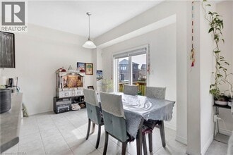 29 Jenner Dr in Brant, ON - Building Photo - Building Photo