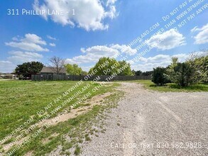 311 Phillip Ln in Liberty Hill, TX - Building Photo - Building Photo