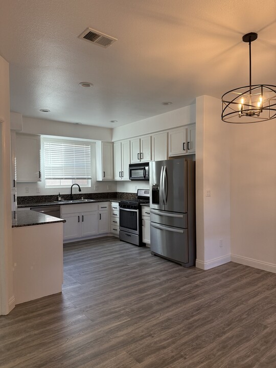 710 Mariposa Cir in National City, CA - Building Photo