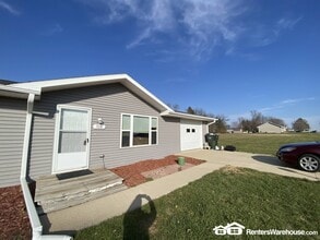 708 Graceland Ave in Perry, IA - Foto de edificio - Building Photo