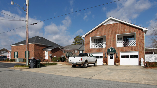 Lincoln Squre in Benson, NC - Building Photo - Building Photo