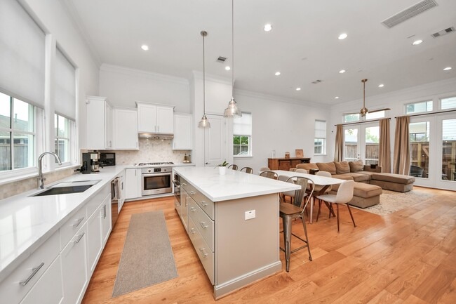 property at 624 Delmar St